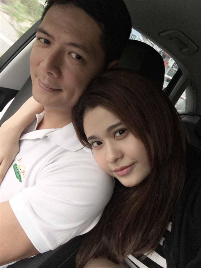 Lo anh Binh Minh om ap, hon Truong Quynh Anh