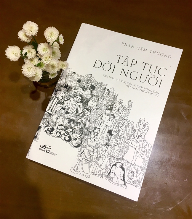 Sach nghien cuu &lsquo;Tap tuc doi nguoi&rsquo;: Tuc hay khong tuc?