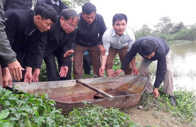 Dan gop tien mua lai ca chinh &lsquo;khung&rsquo; mac luoi ngu dan de phong sinh