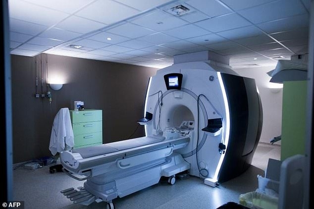 Danh sách vật dụng không đem vào phòng chụp MRI để tránh nguy hiểm tính mạng