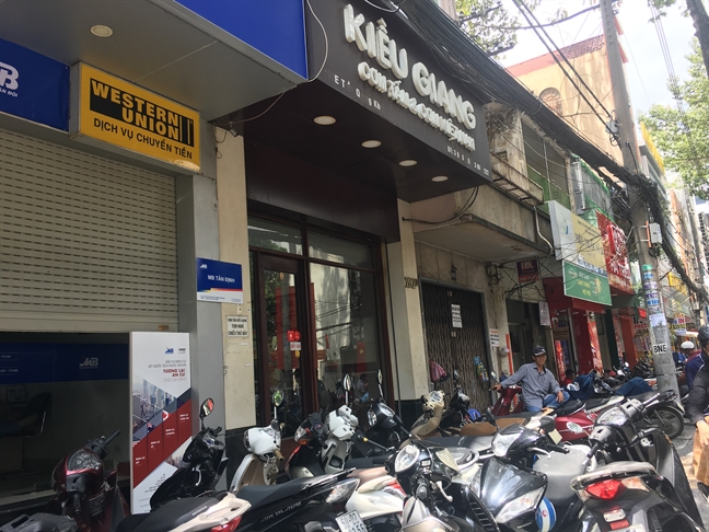 Com tam Kieu Giang hau kiem tra van dong khach