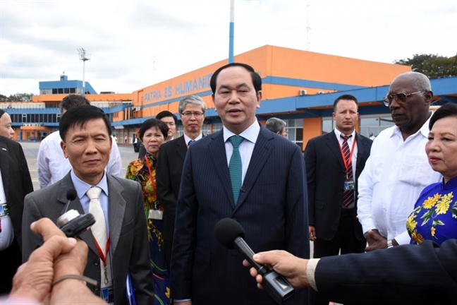 Vinh biet cau tro ngheo bat dom dom lam den hoc
