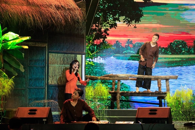 Show ca nhạc tạp kỹ ở tỉnh: Lay lắt sống thời bão gameshow Show ca nhac tap ky o tinh: Lay lat song thoi bao gameshow