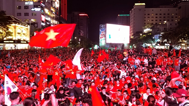 Thang Malaysia, Viet Nam vo dich AFF Cup 2018, Quang Hai xuat sac nhat giai
