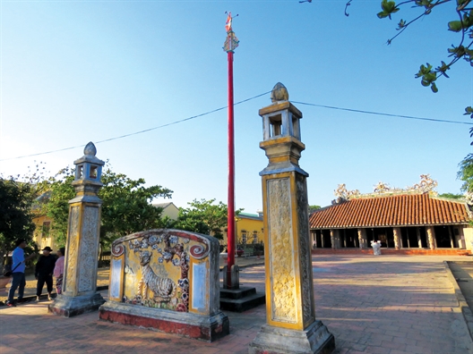 Ai mở đường cho dự án chôn minh đường, xóa trường đua 400 năm của dân Lý Sơn Ai mo duong cho du an chon minh duong, xoa truong dua 400 nam cua dan Ly Son
