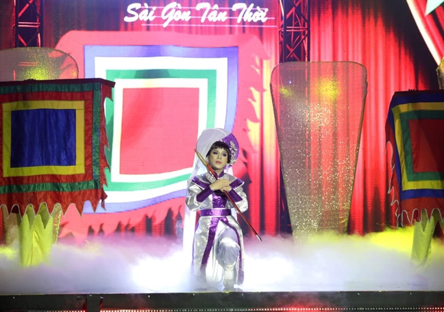 &lsquo;Lo to show&rsquo;: Khi lo to tro minh