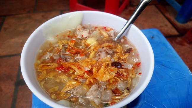 Quán 'chửi' ở Sài Gòn, muốn ăn ngon hay thích nghe chửi? Quan 'chui' o Sai Gon, muon an ngon hay thich nghe chui?