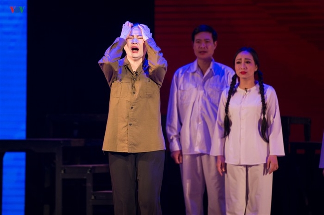 Ke chuyen Truong Bon bang dan ca xu Nghe