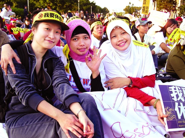 Nguoi bac 'Nhip cau ba ngoai' cho co dau Viet xu Dai