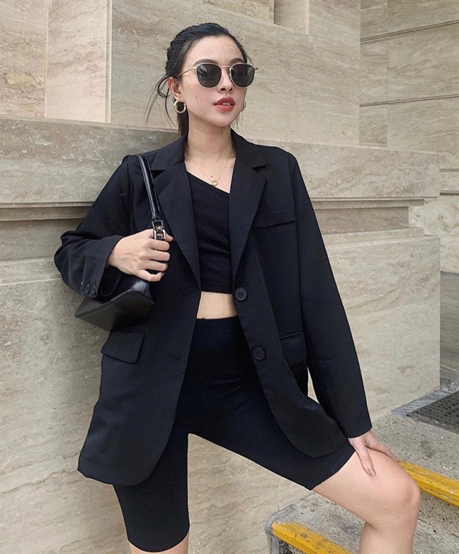 Chi Pu va Huong Tram khoe chan dai nuot na tren pho 