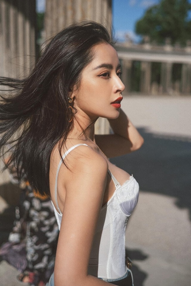 Chi Pu bien san bay thanh &lsquo;san dien thoi trang&rsquo; nho style cuc chat