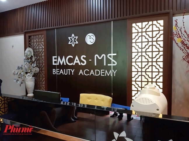 Bac si lien quan vu tu vong o Benh vien Tham my Emcas: Gia mao chung chi hanh nghe?