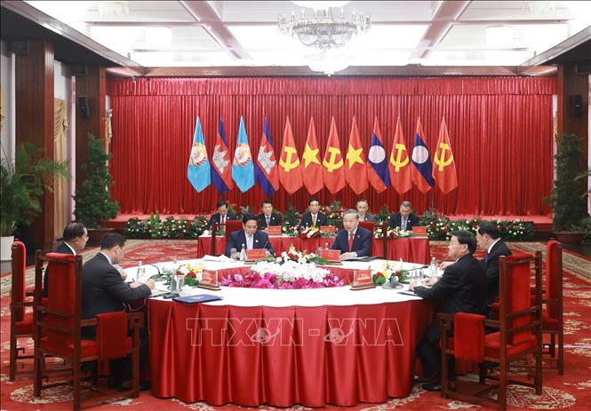 Cuộc gặp giữa Tổng B&iacute; thư T&ocirc; L&acirc;m, Chủ tịch Đảng Nh&acirc;n d&acirc;n Campuchia, Chủ tịch Thượng viện Campuchia Hun Sen v&agrave; Tổng B&iacute; thư Đảng Nh&acirc;n d&acirc;n C&aacute;ch mạng L&agrave;o, Chủ tịch nước L&agrave;o Thongloun Sisoulith c&ugrave;ng sự tham dự của Thủ tướng 3 nước