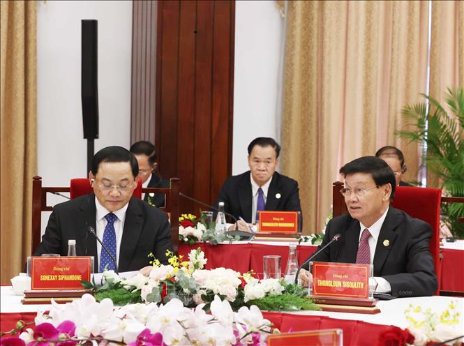 Tổng B&iacute; thư Đảng Nh&acirc;n d&acirc;n C&aacute;ch mạng L&agrave;o, Chủ tịch nước L&agrave;o Thongloun Sisoulith v&agrave; Thủ tướng L&agrave;o Sonexay Siphandone tại cuộc gặp