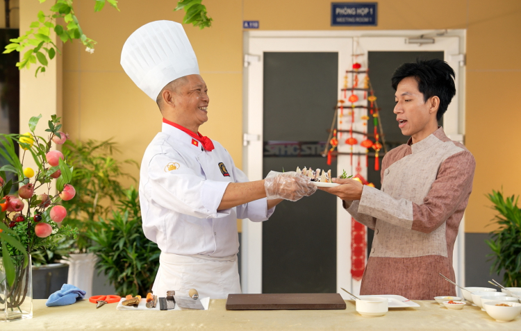 Khai xuân rộn ràng với món chả giò cá thơm ngon, giòn rụm