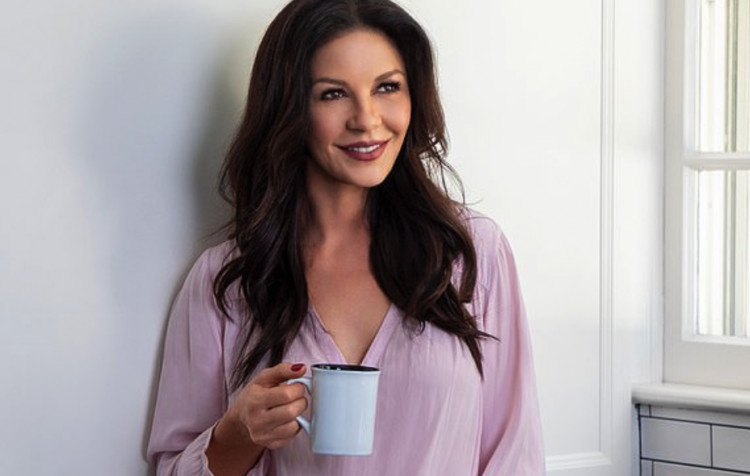 Ở tuổi 60, Catherine Zeta-Jones ăn gì hằng ngày để duy trì làn da và vóc dáng đáng mơ ước?
