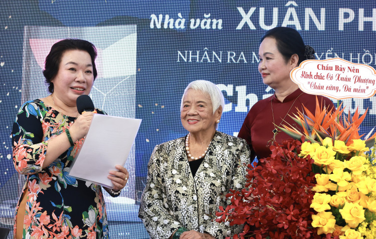 Nhà văn Xuân Phượng ra mắt cuốn hồi ký thứ ba