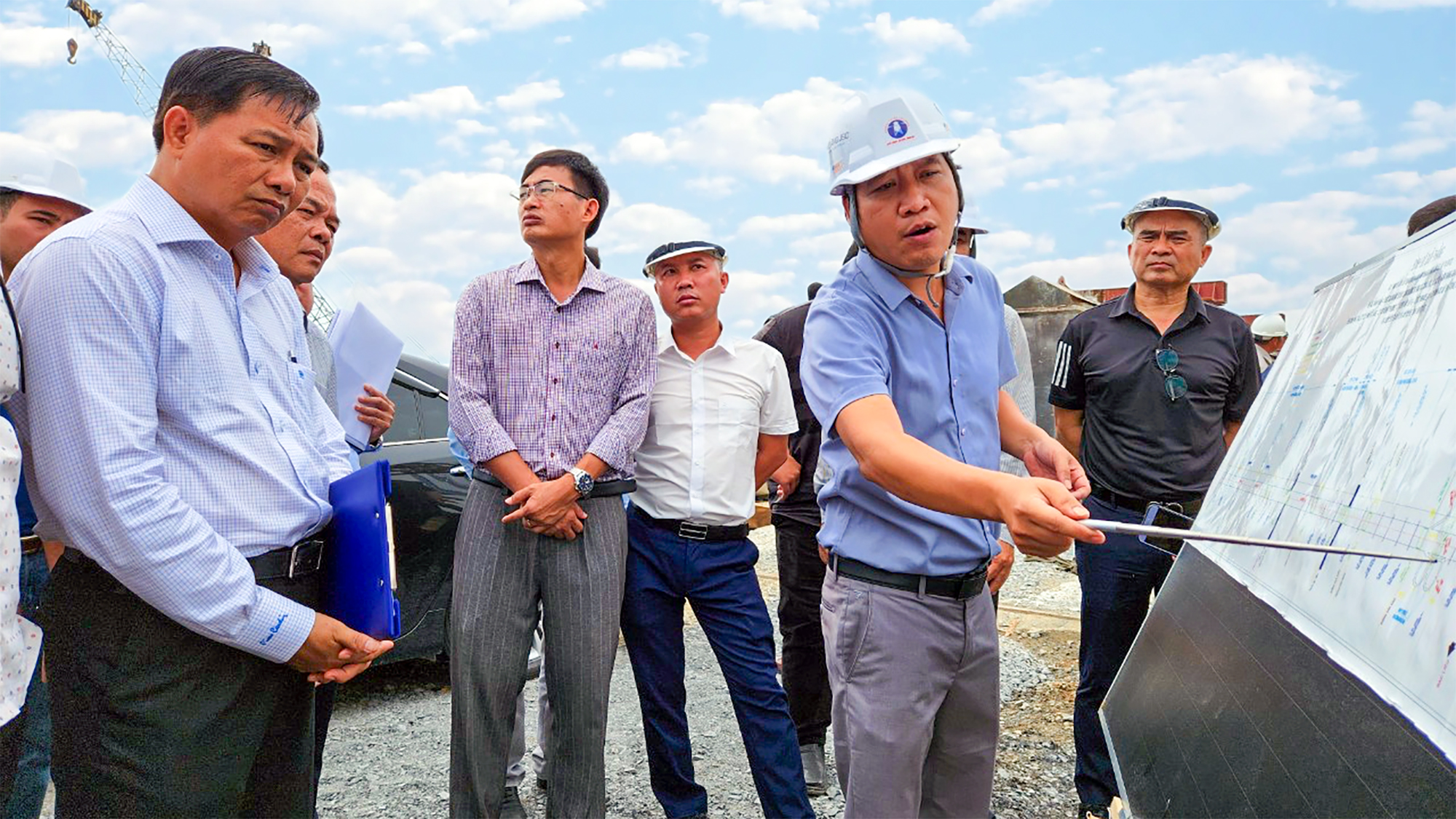 Chủ tịch tỉnh Sóc Trăng: Xử phạt nếu nhà thầu chậm tiến độ so với hợp đồng