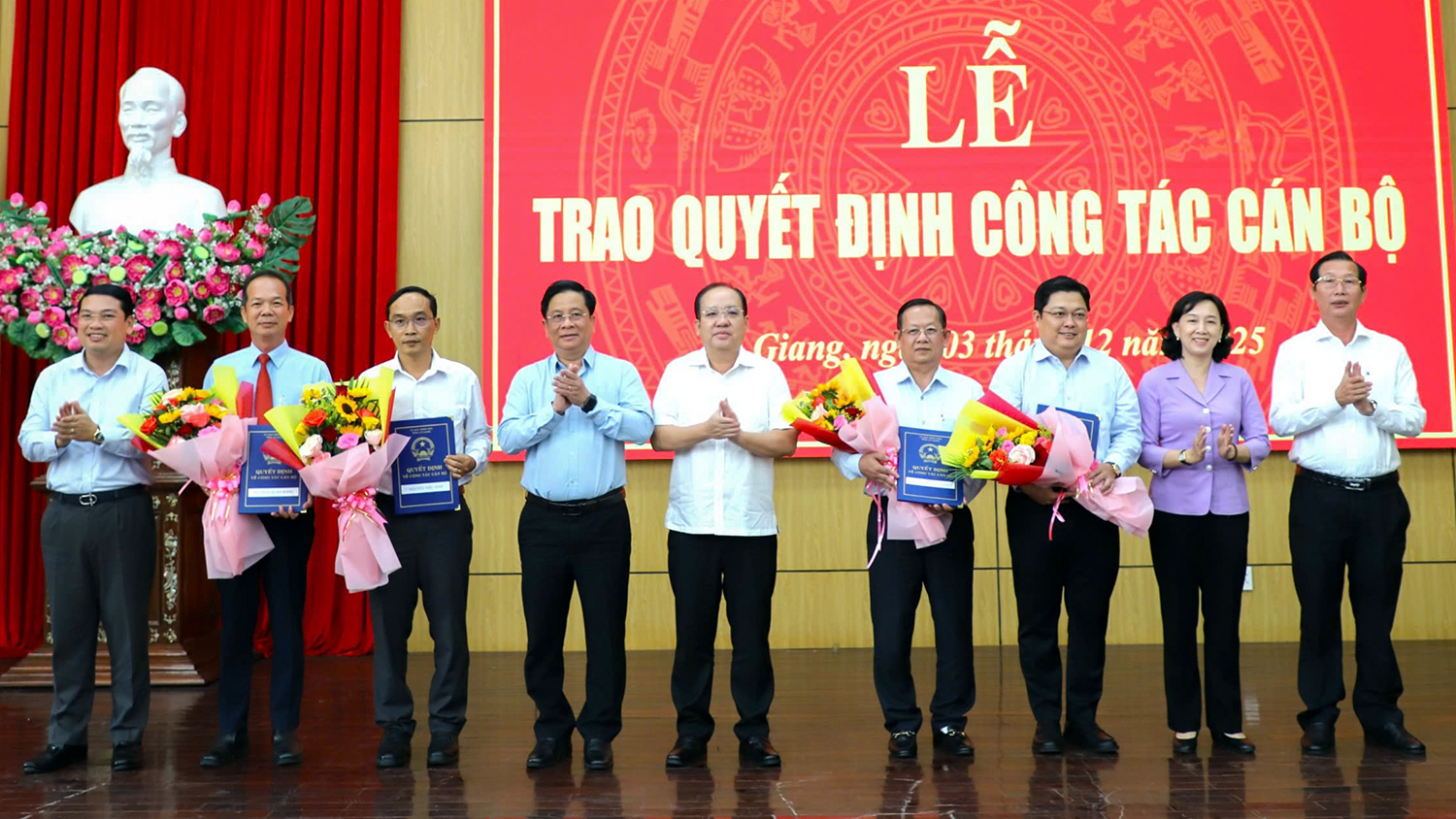 nhan-su-tinh-an-giang.jpg