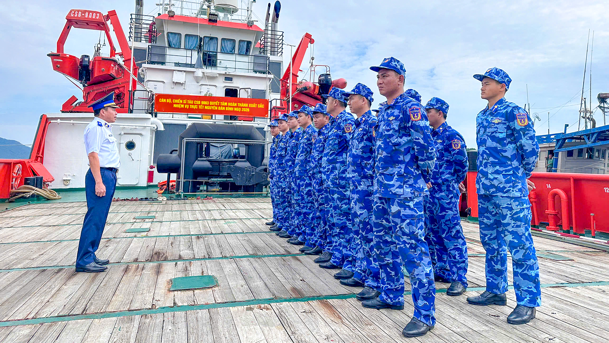 canh-sat-bien-4-ra-quan-tet-1.jpg