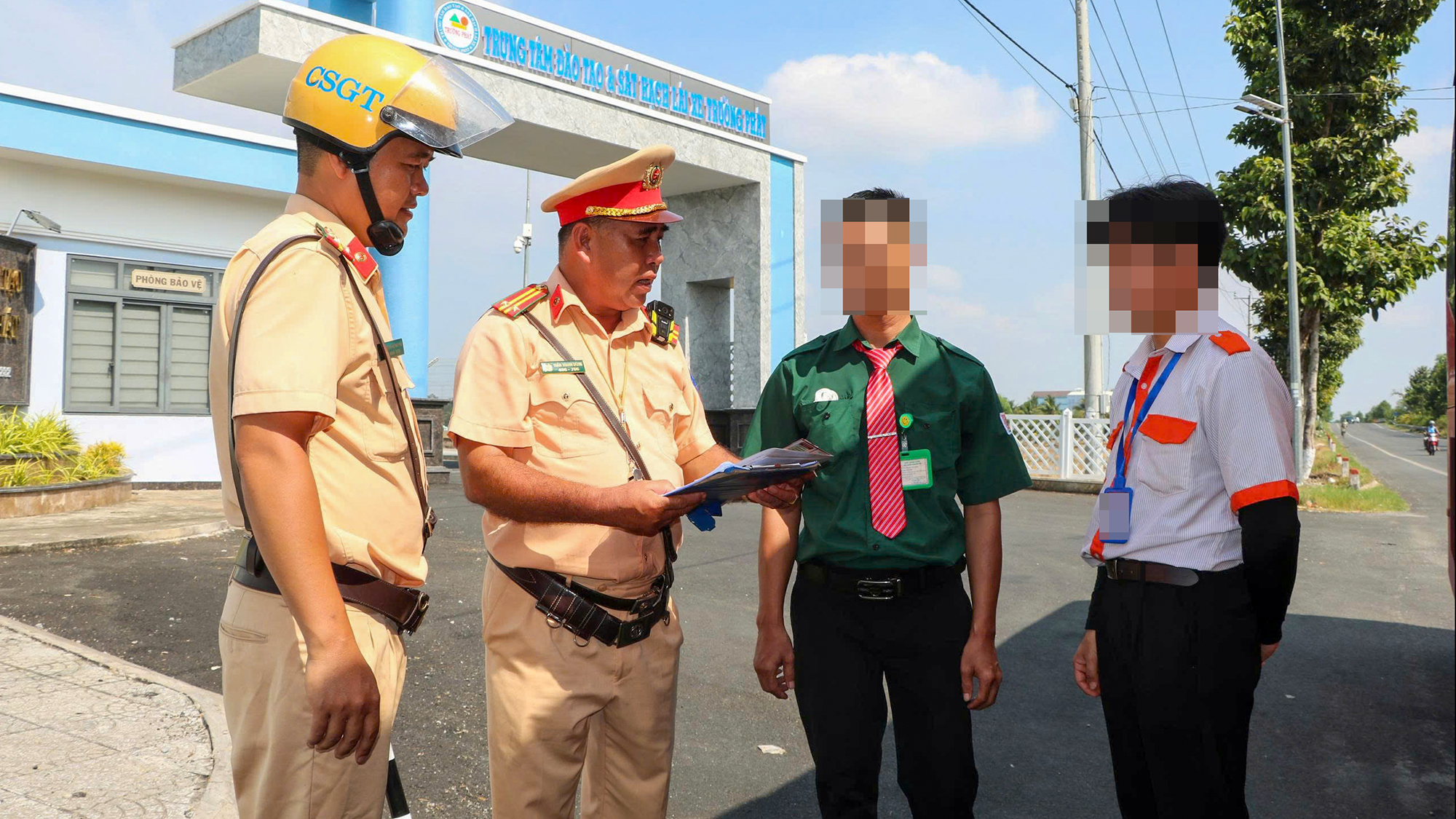 csgt-an-giang-nong-do-con-4.jpg