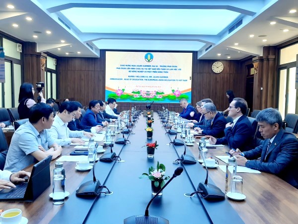 Đại sứ EU: Đã đến lúc có thể gỡ bỏ thẻ vàng IUU cho Việt Nam