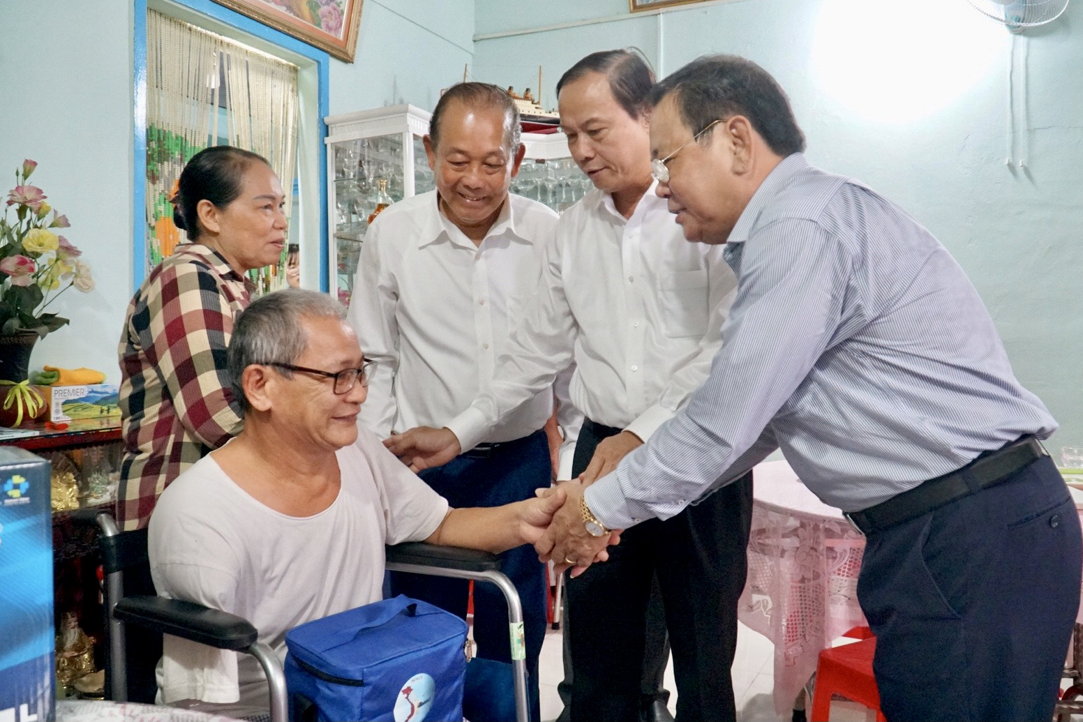 Hình ảnh xúc động tại buổi trao quà cho bà con ngư dân Bà Rịa-Vũng Tàu