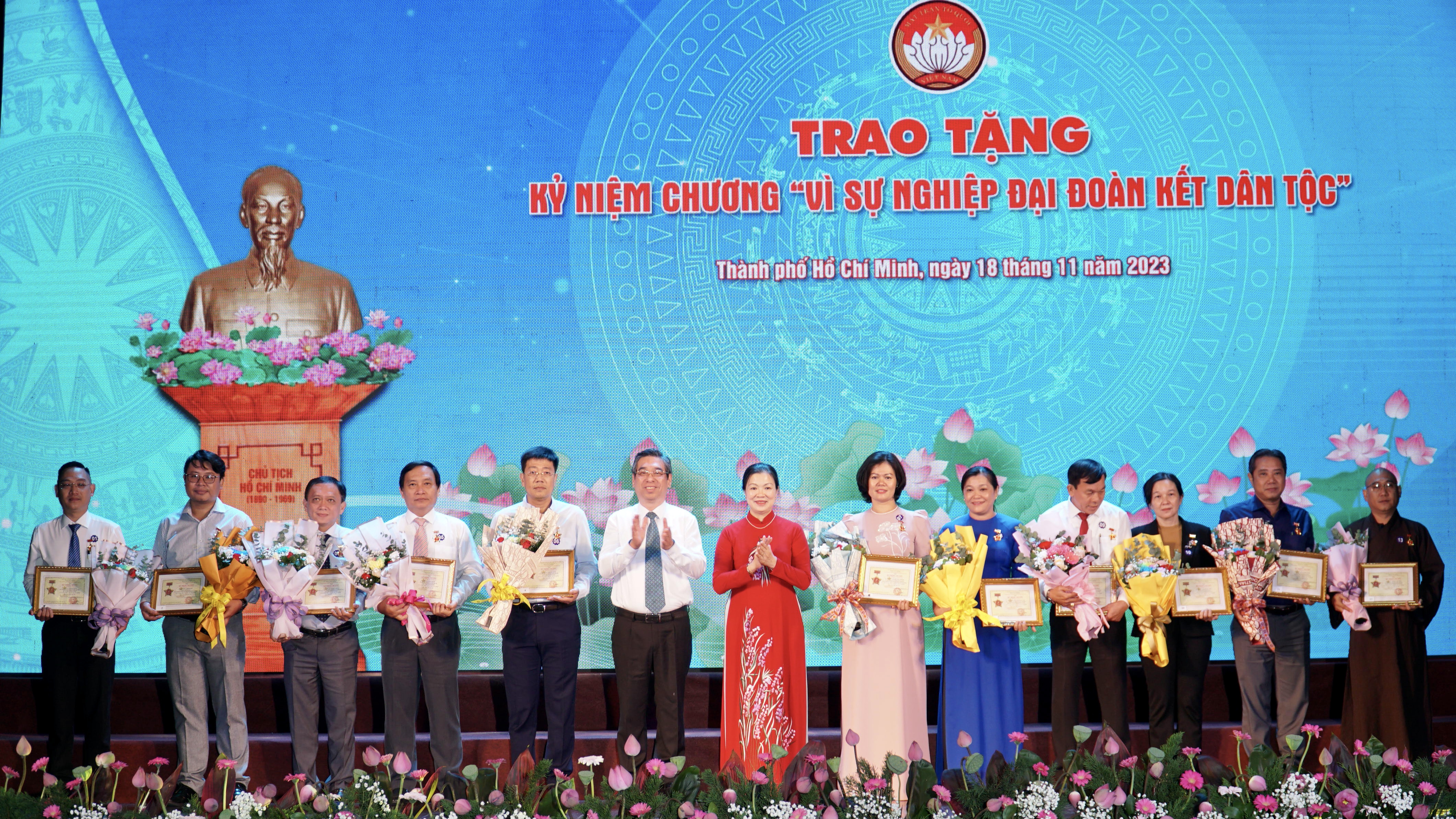 can-bo-mat-tran-3.JPG