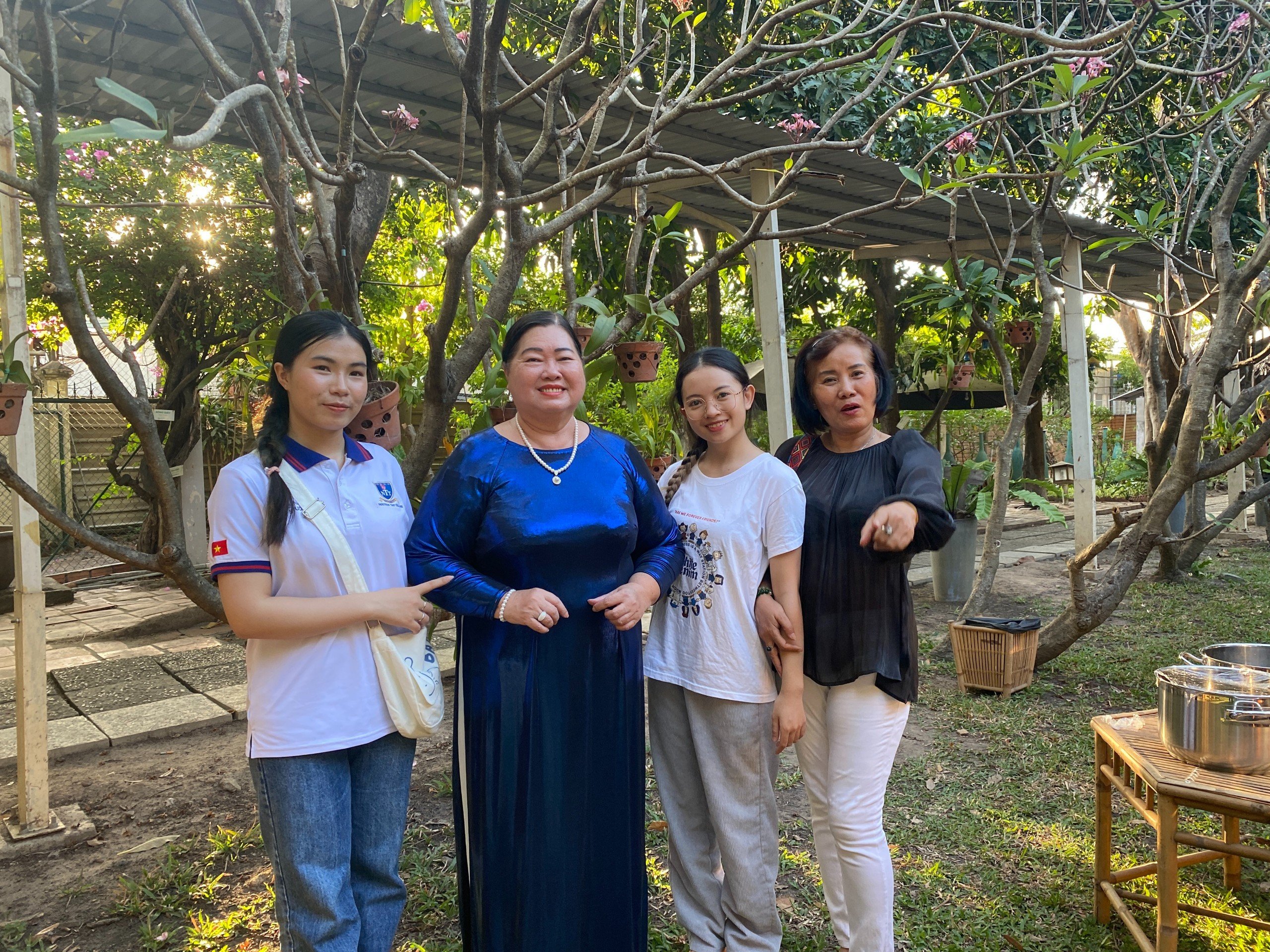 sinh-vien-lao-2.jpg