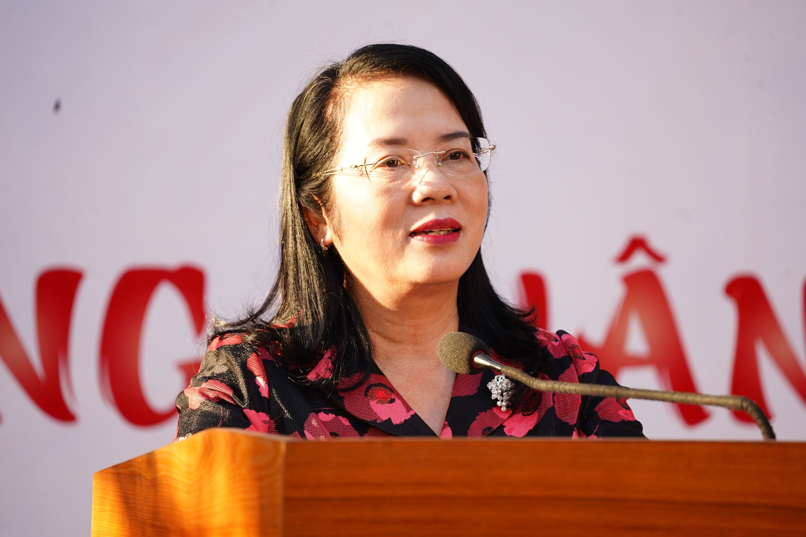 sinh-vien-lao-4.jpg