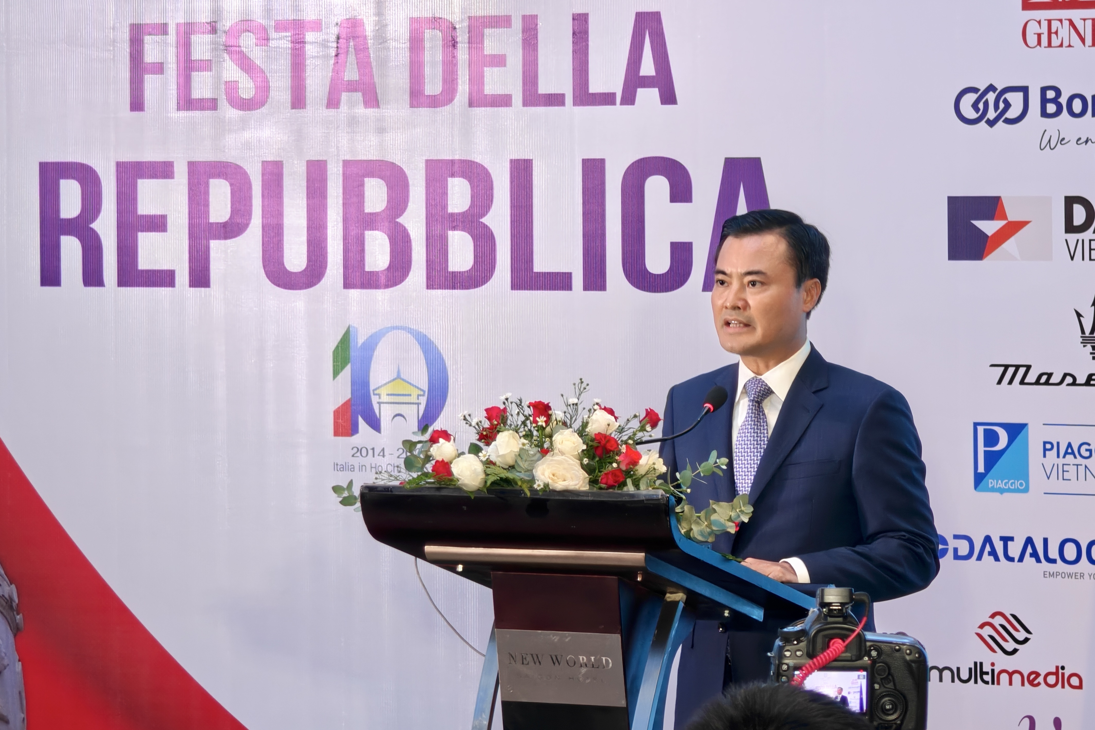 hợp tác với Ý