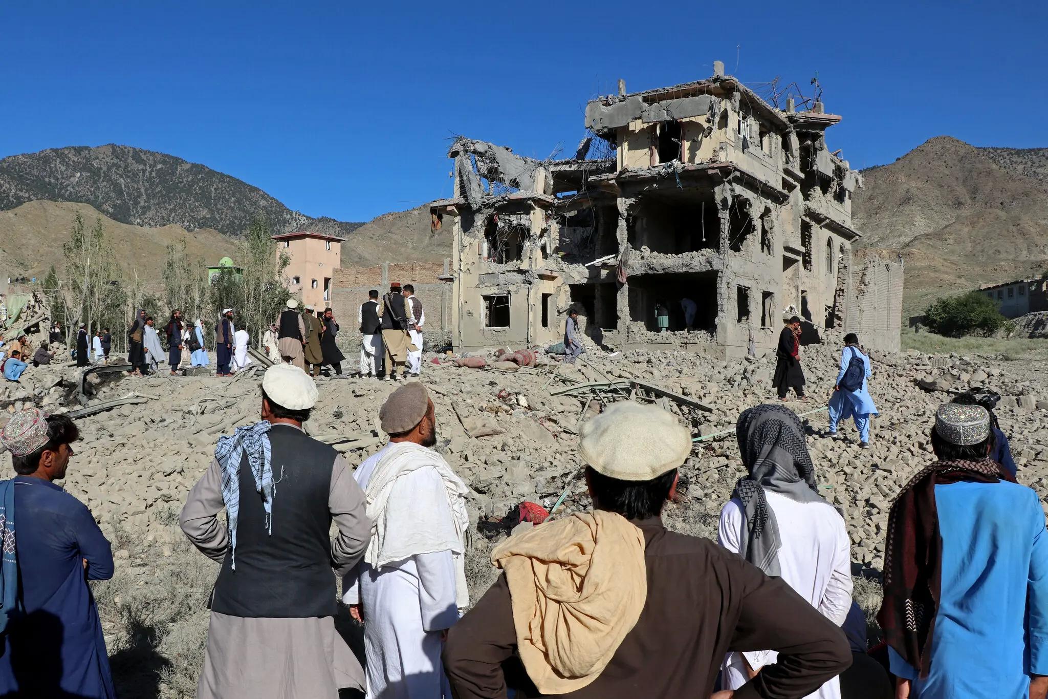 Pakistan tấn công dọc biên giới Afghanistan, thương vong lớn