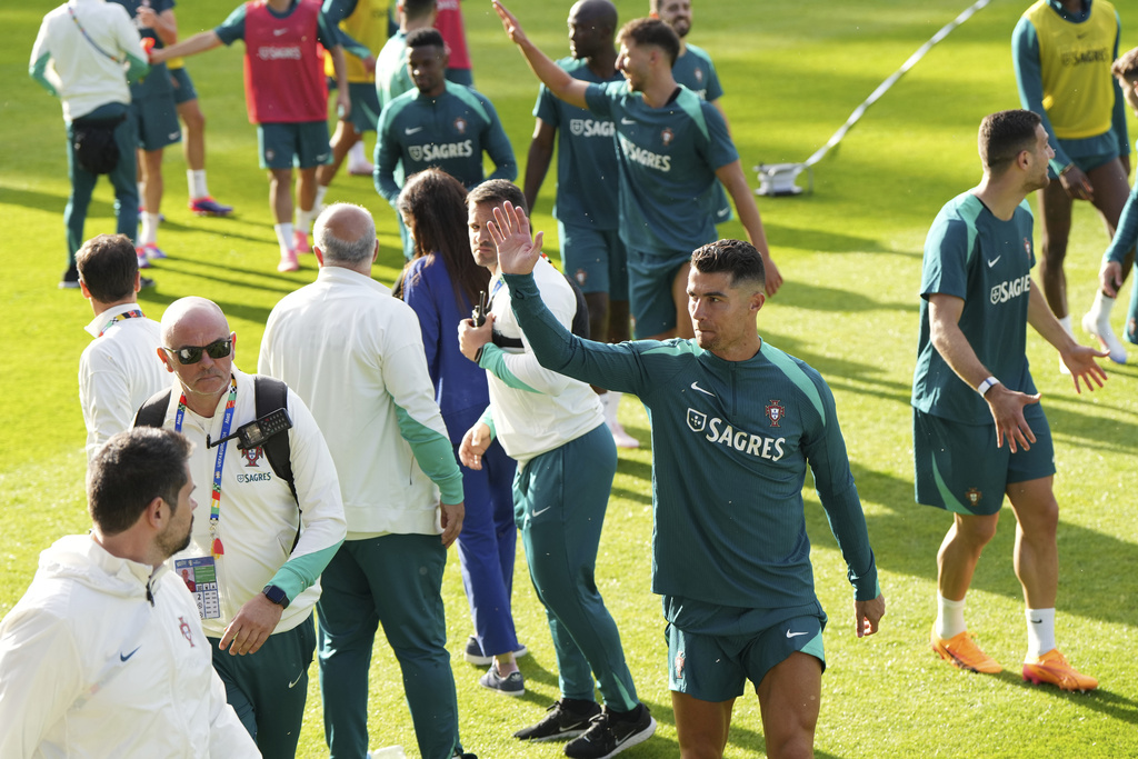 nao-loan-vi-ronaldo (1).jpg
