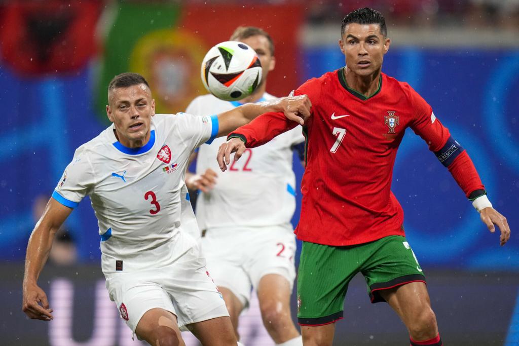 Ronaldo chưa biết ghi bàn vào lưới Thổ Nhĩ Kỳ
