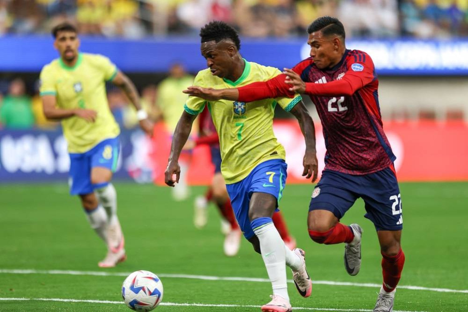 uryguay-rong-cua-thang-doi-tuyen-brazil-o-tu-ket-copa-america (1).jpeg