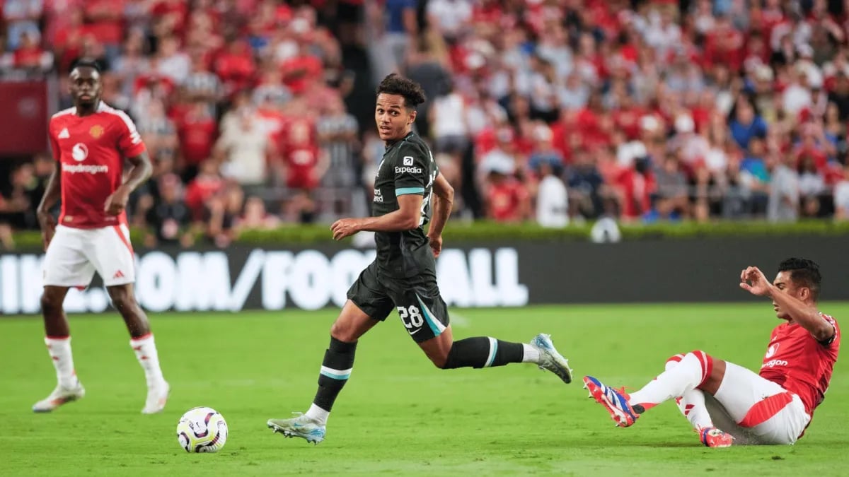 clb-man-united-khung-hoang-sau-tran-thua-dam-liverpool (2).jpg