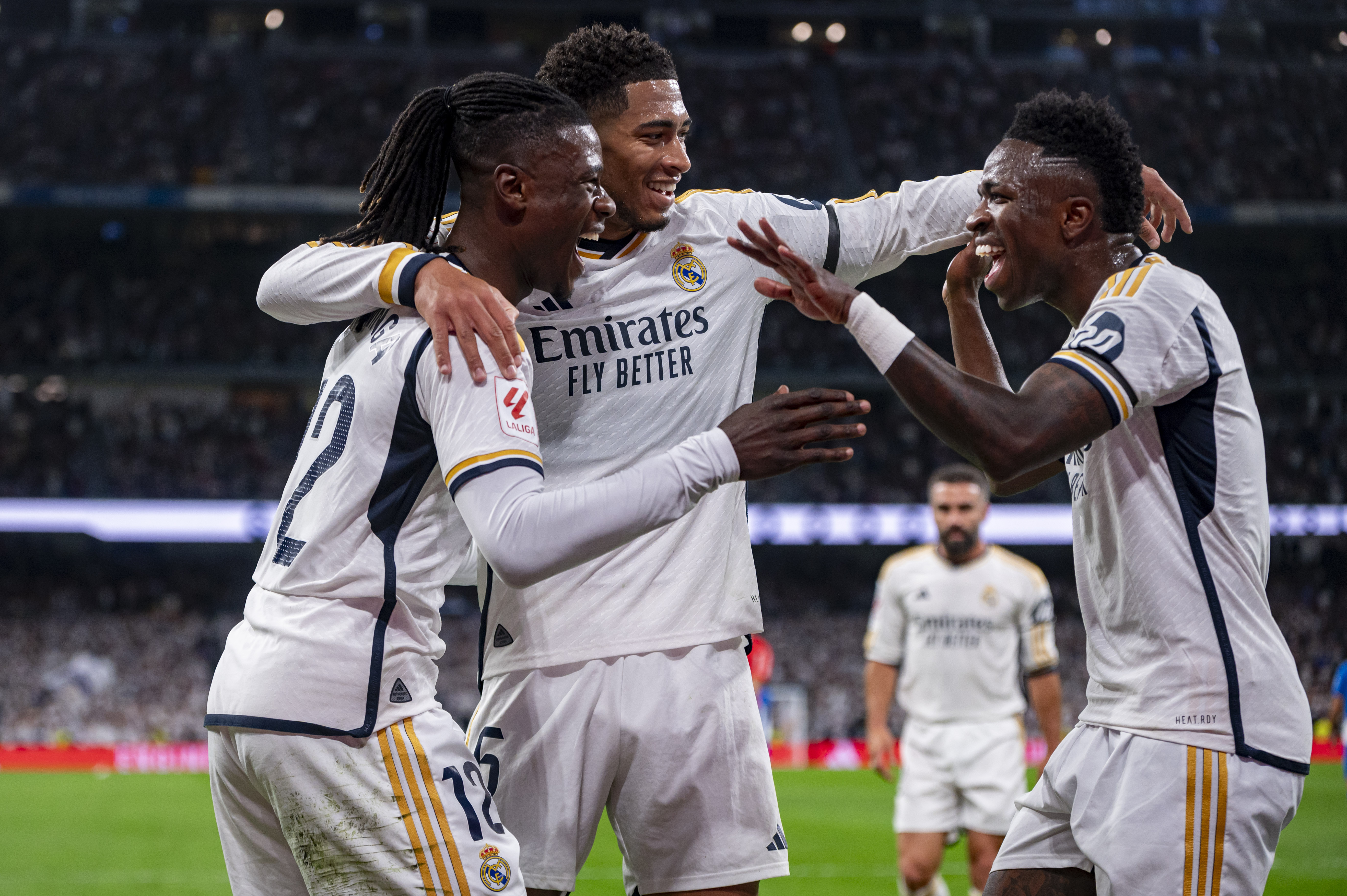 ly-do-real-madrid-tay-chay-le-trao-giai-qua-bong-vang (2).jpg