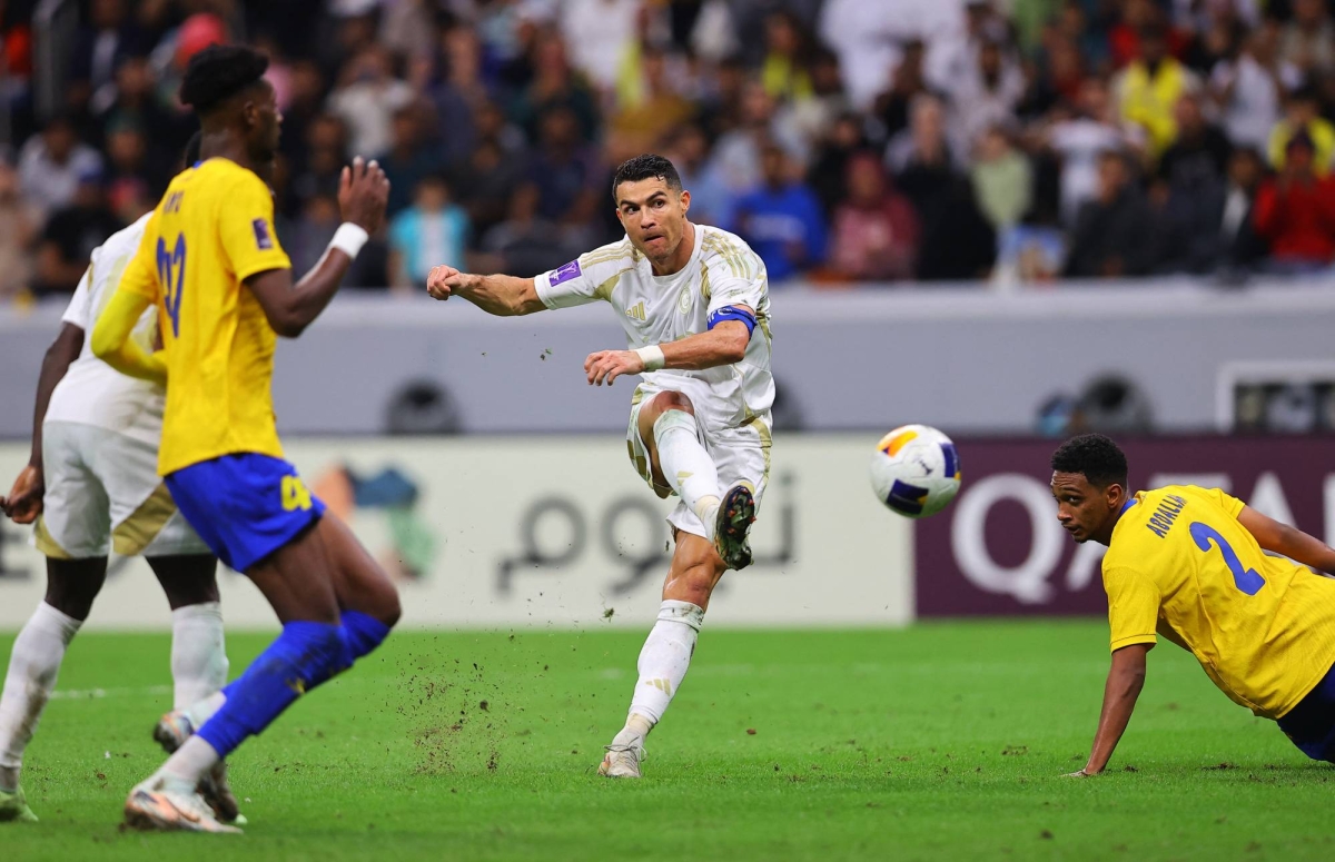 suc-quyen-ru-cua-sieu-sao-ronaldo-va-ban-thang-thu-915 (10).jpg