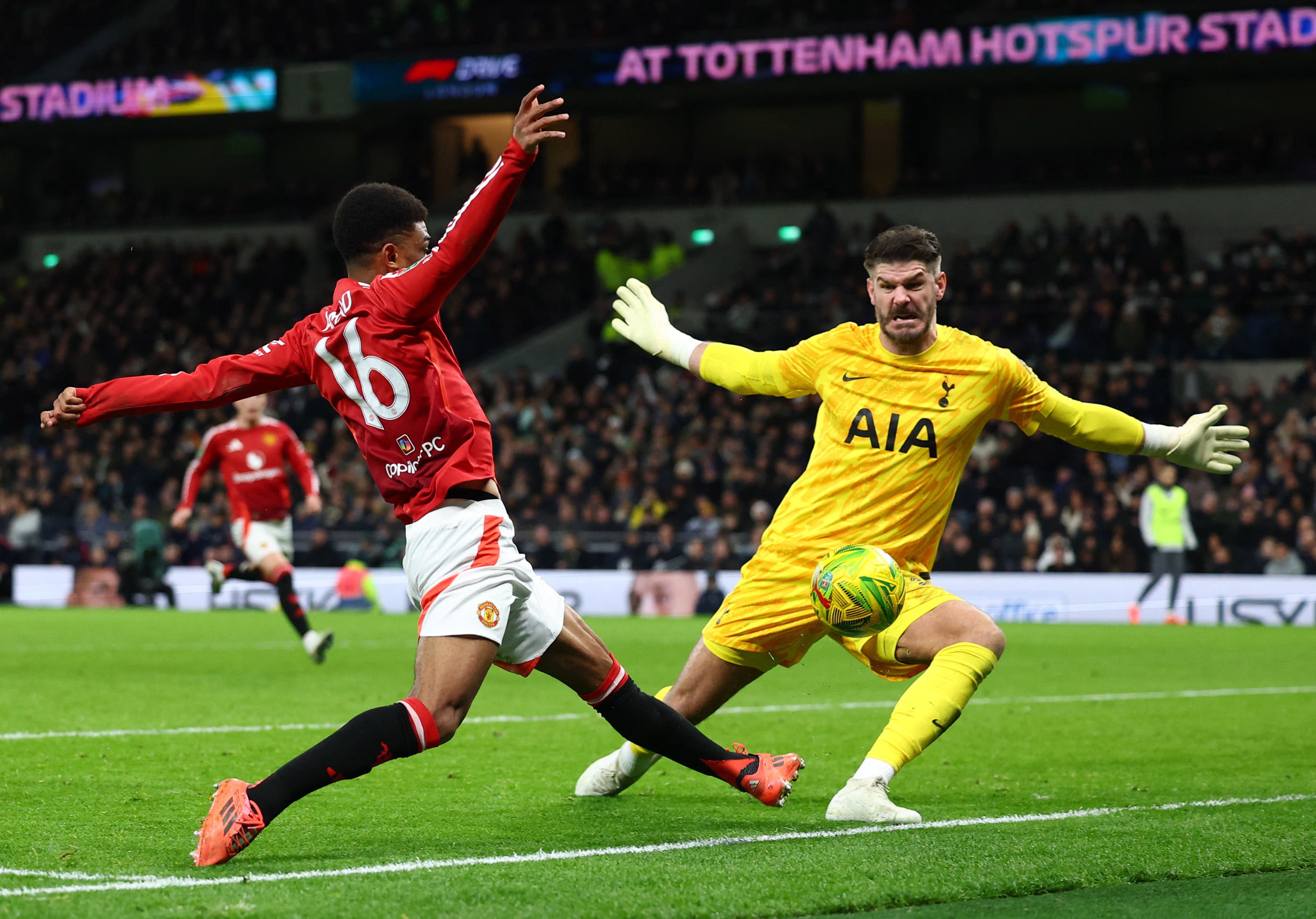Man United và Tottenham