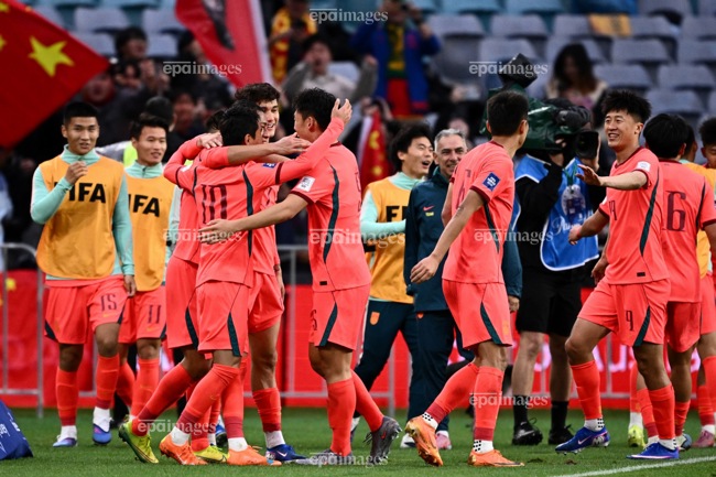trung-quoc-gia-nhap-tuyen-viet-nam-gap-kho-o-asean-cup (2).jpg