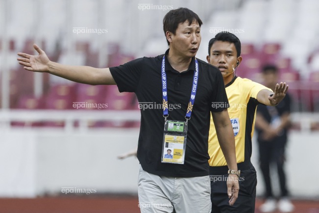 tuyen-viet-nam-tang-cuong-3-cau-thu-nhap-tich-bao-ve-ngoi-vua-dong-nam-a (3).jpg