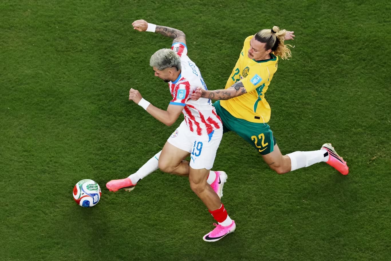 dang-cay-chau-a-o-san-choi-lon-world-cup (3).jpg