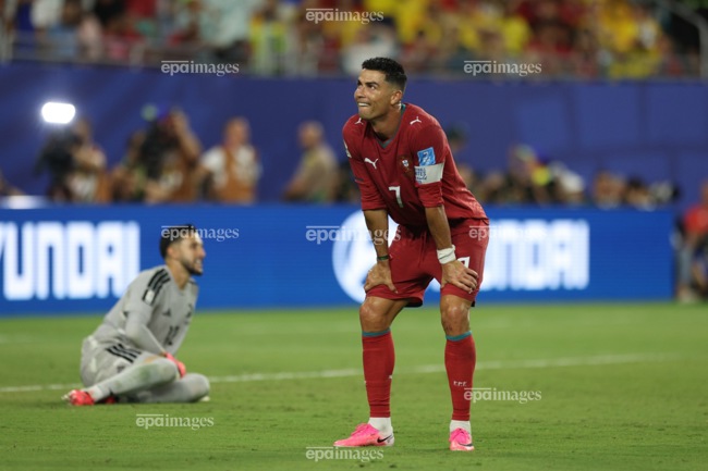 Ronaldo báo động đỏ, Bồ Đào Nha nguy cơ dừng bước
