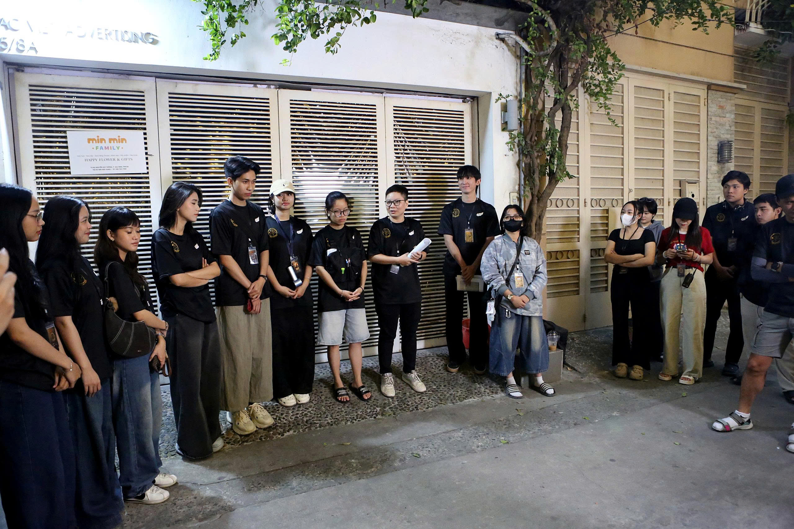 doc-la-nu-phong-vien-tran-tran-lam-phim-ve-goc-khuat-cua-nha-vo-dich (11).jpg