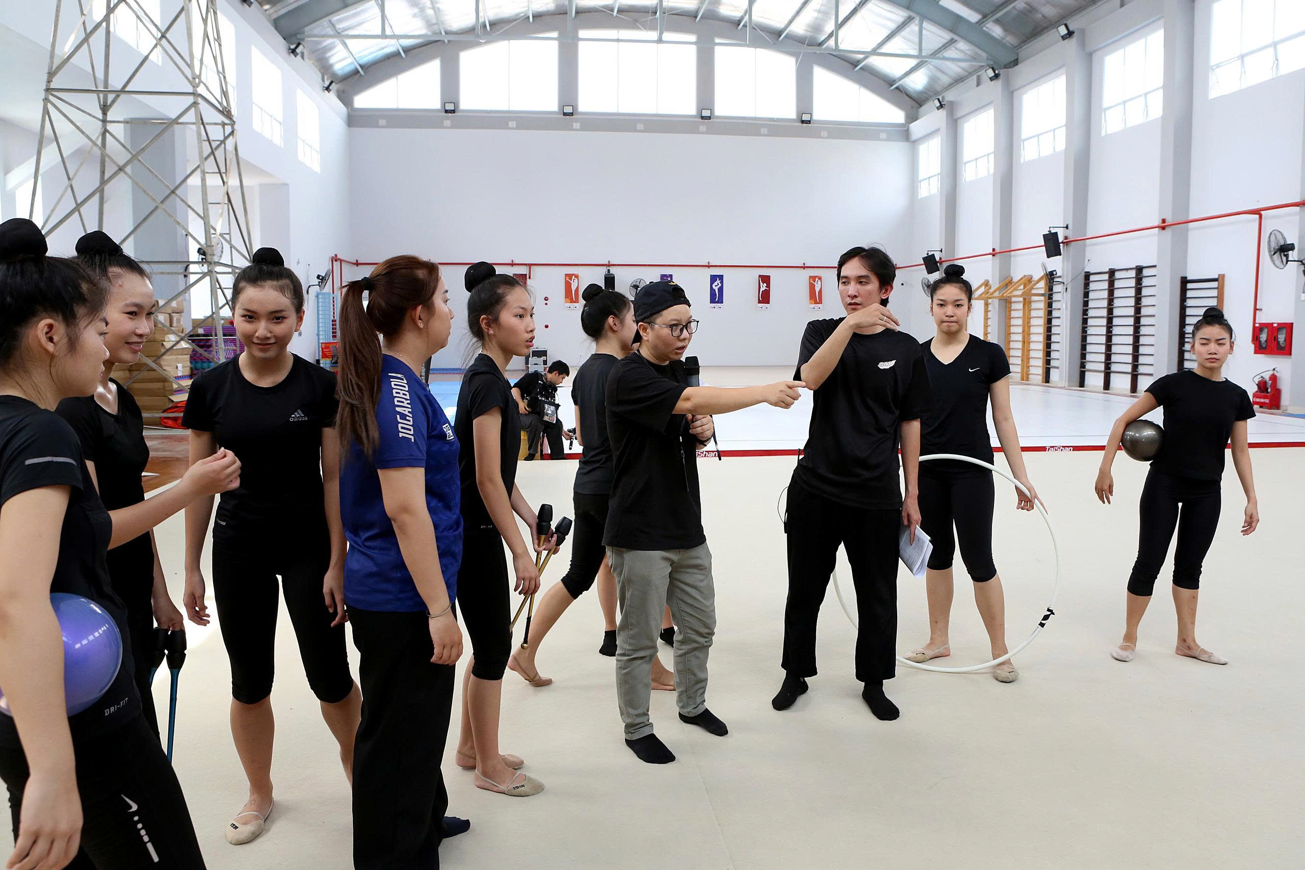 doc-la-nu-phong-vien-tran-tran-lam-phim-ve-goc-khuat-cua-nha-vo-dich (12).jpg