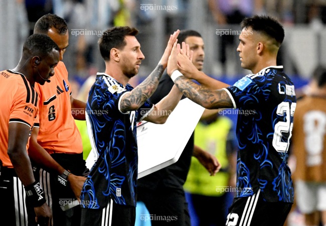 messi-va-ronaldo-chi-con-180-phut-de-gap-nhau-lan-cuoi (1).jpg