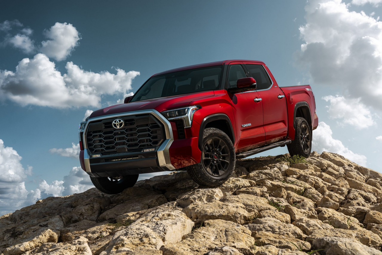 Toyota thu hồi xe bán tải Tundra và Lexus LX vì nghi có mảnh vụn trong động cơ.jpg
