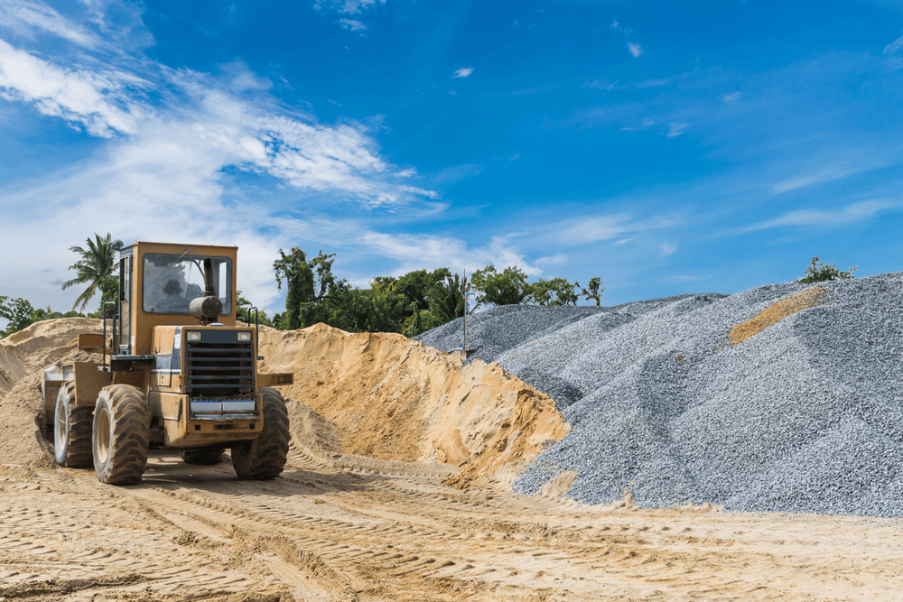 Trước tình hình giá vật liệu xây dựng tăng cao, Thủ tướng yêu cầu cắt giảm thủ tục và điều kiện trong khai thác khoáng sản; xử lý hành vi đầu cơ, găm hàng, tăng giá bất hợp lý... Ảnh: X.Đ