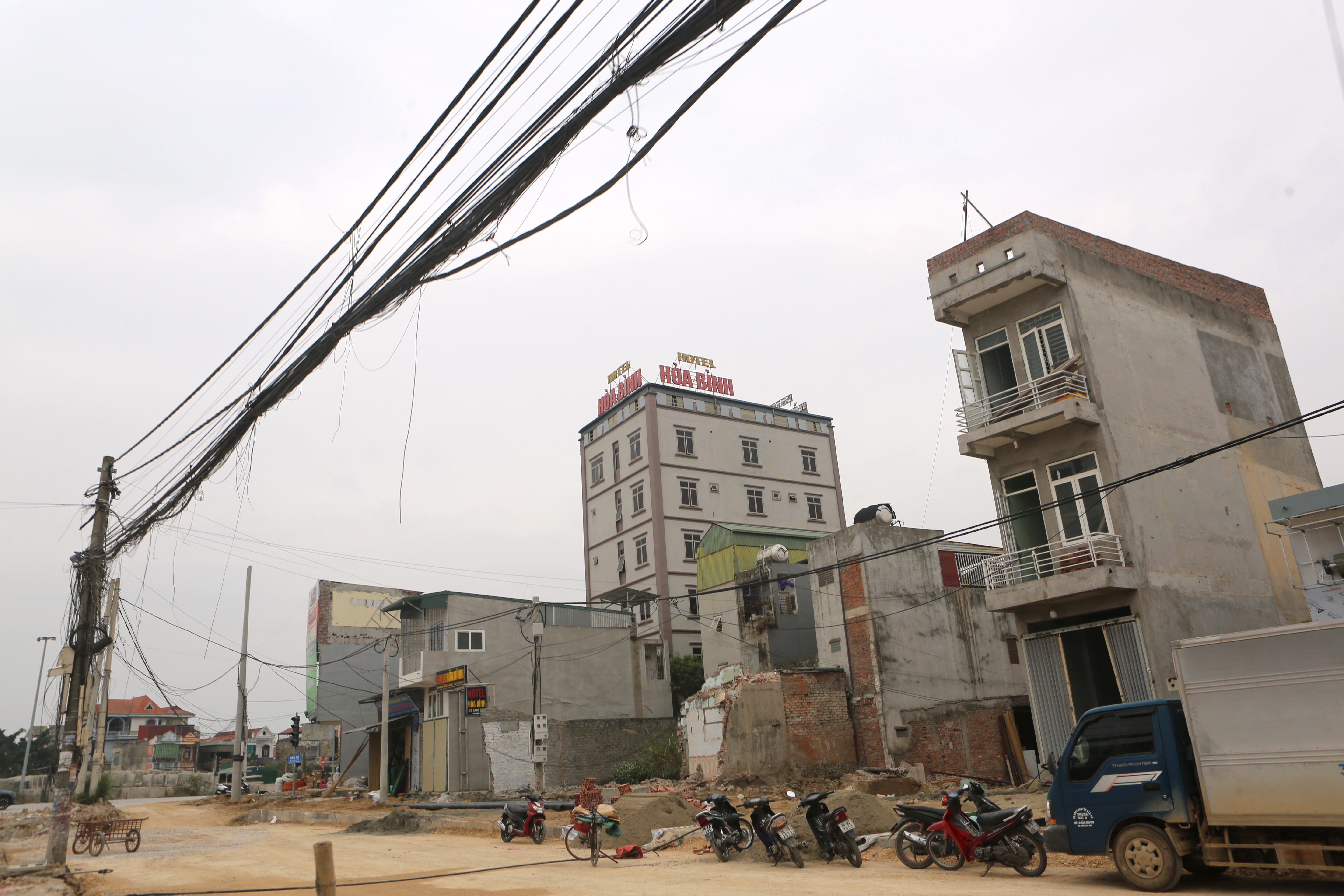 Phá dỡ hàng loạt nhà cao tầng trên đại lộ hơn 1.000 tỉ đồng ở Thanh Hóa-22.JPG