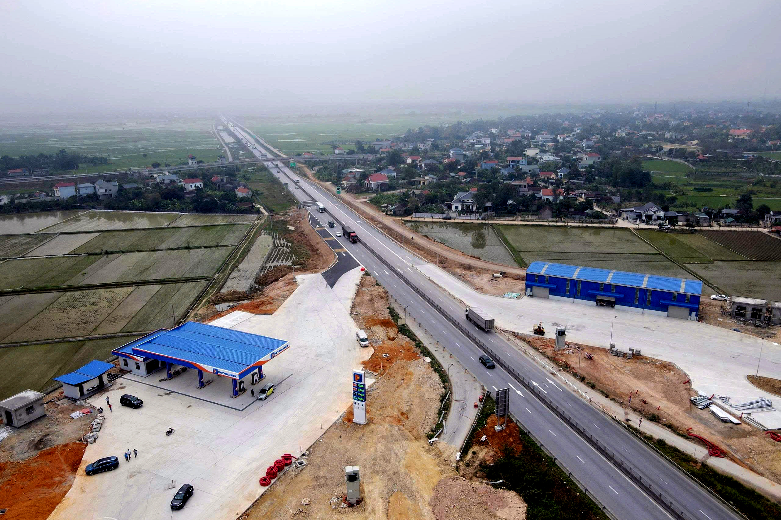 Hiện trạng trạm dừng nghỉ trên cao tốc Mai Sơn – Quốc lộ 45-5.jpg